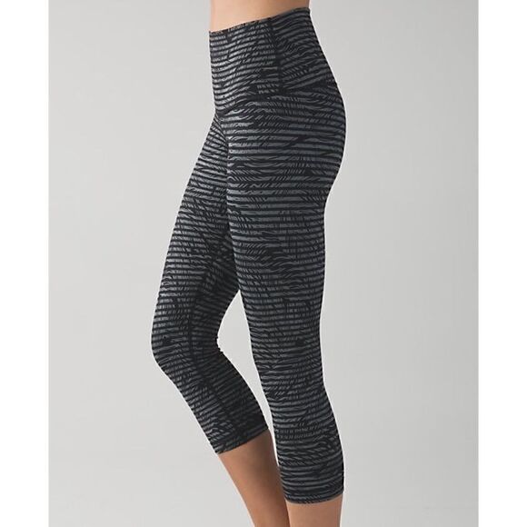 Lululemon Wunder Under Crop II *Full-On Luon (Roll Down) - Picture 1 of 12